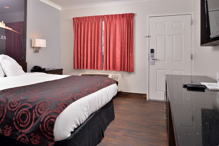 Room 12 of 18
