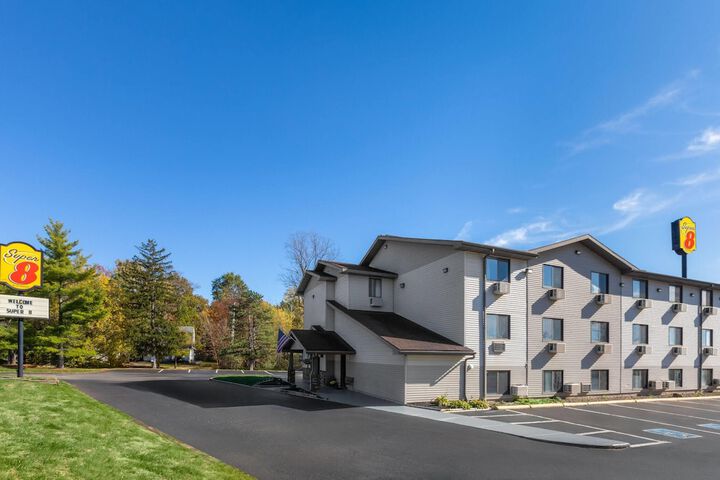 Super 8 by Wyndham Kent / Akron Area