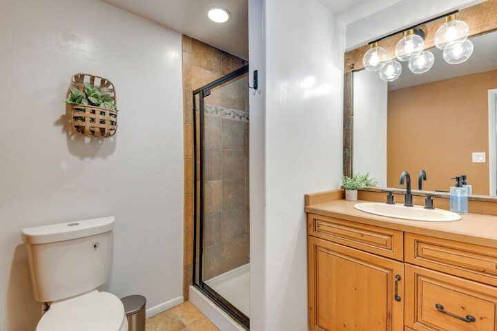 Game Room Media Room & Pool: Luxe Villa in Craig!