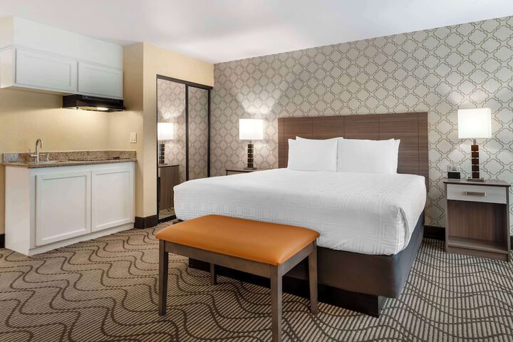 Best Western Plus Heritage Inn