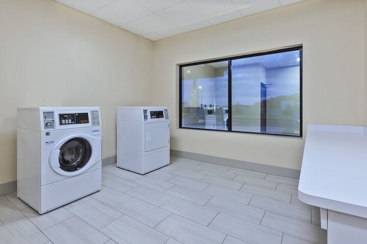 Holiday Inn Express & Suites Painesville - Concord by IHG