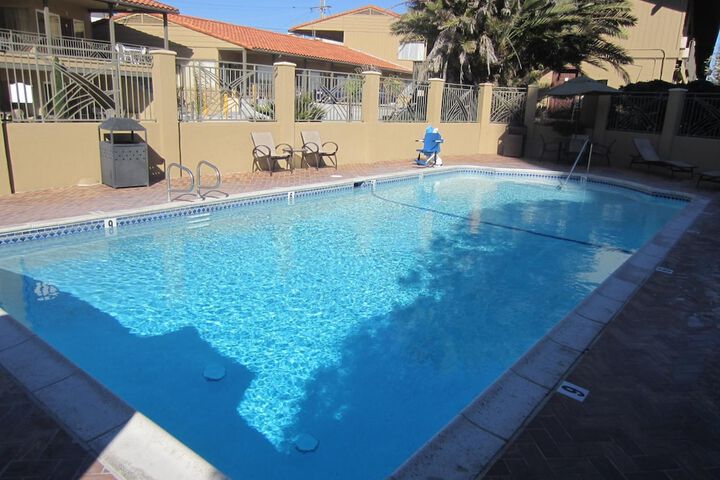Pool 8 of 37