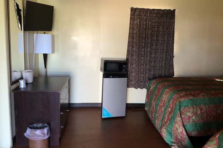 Room 3 of 12