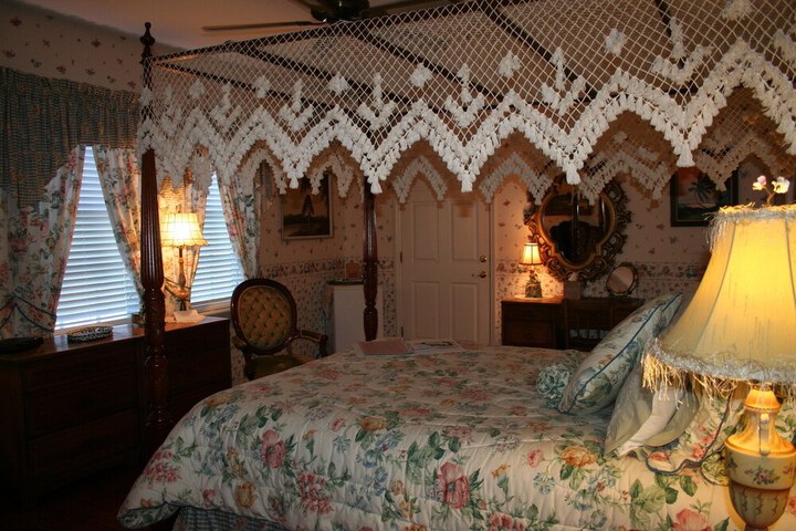 Heron Cay Lakeview Bed & Breakfast Inn