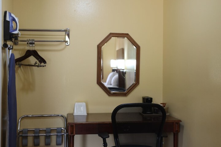 Room 17 of 22