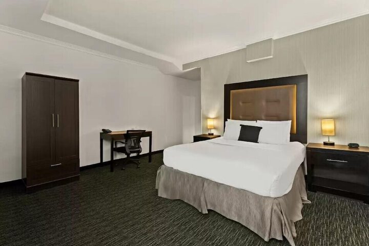 Room 17 of 22