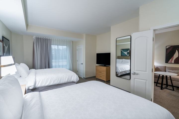 Room 27 of 64