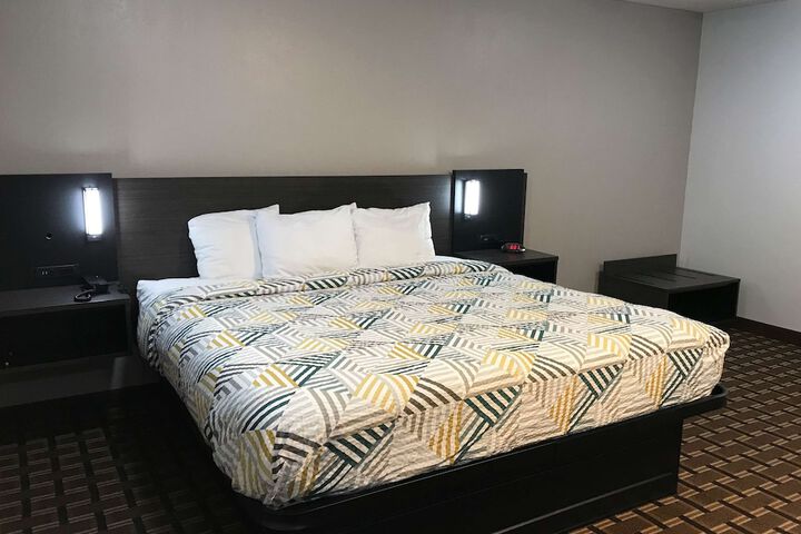 Room 17 of 17