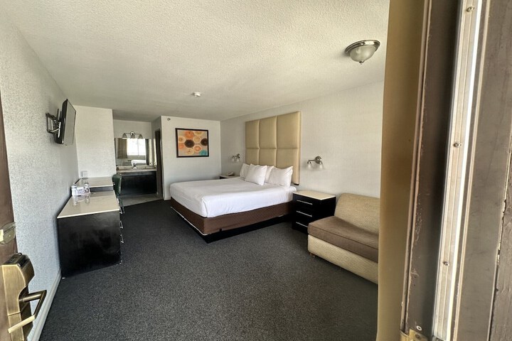 Room 13 of 53