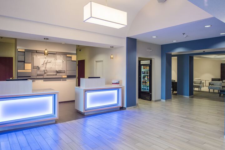 Holiday Inn Express Hotel & Suites Burlington by IHG