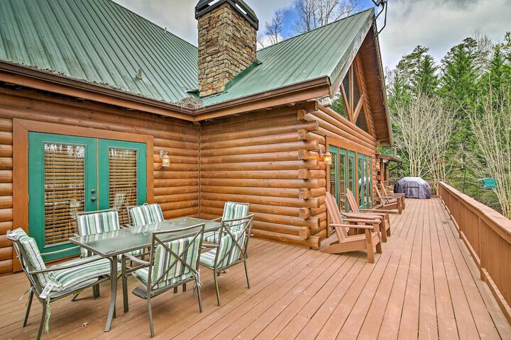 Lake Hartwell Lodge w / Dock Theater + Hot Tub!