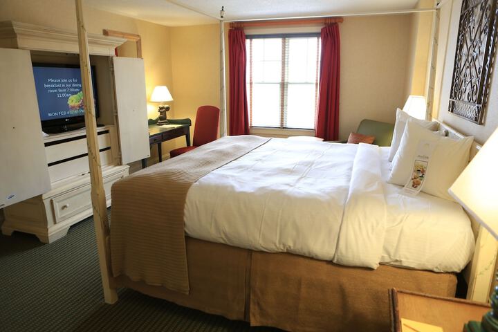 Room 50 of 115