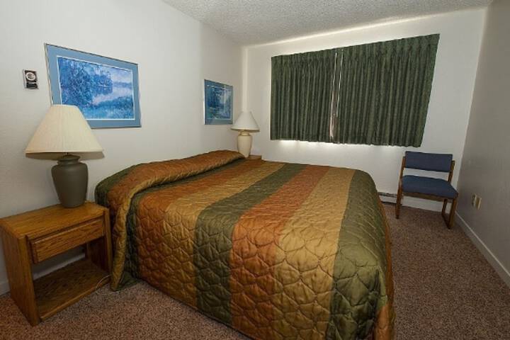 Twin Rivers Condominiums by Alderwood Colorado Management