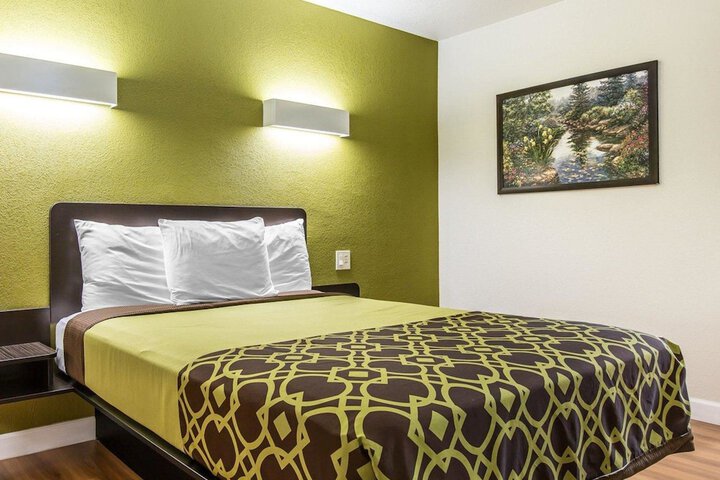Room 20 of 23