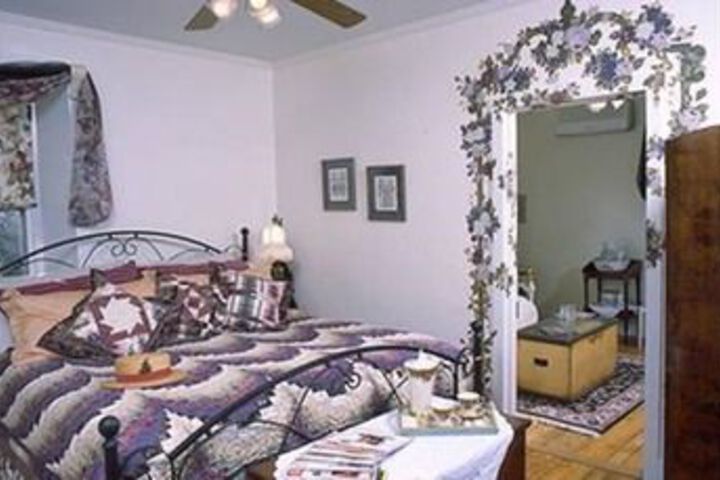 Artists Inn & Gallery