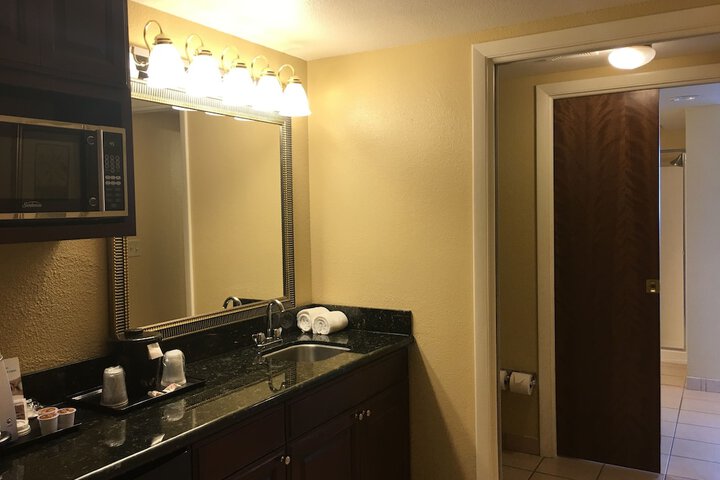 Room 17 of 37