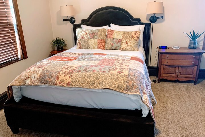 Room 40 of 70