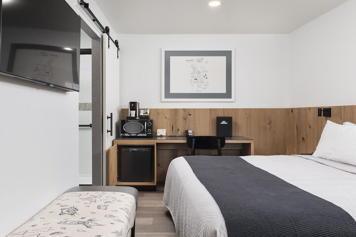 Room 33 of 54