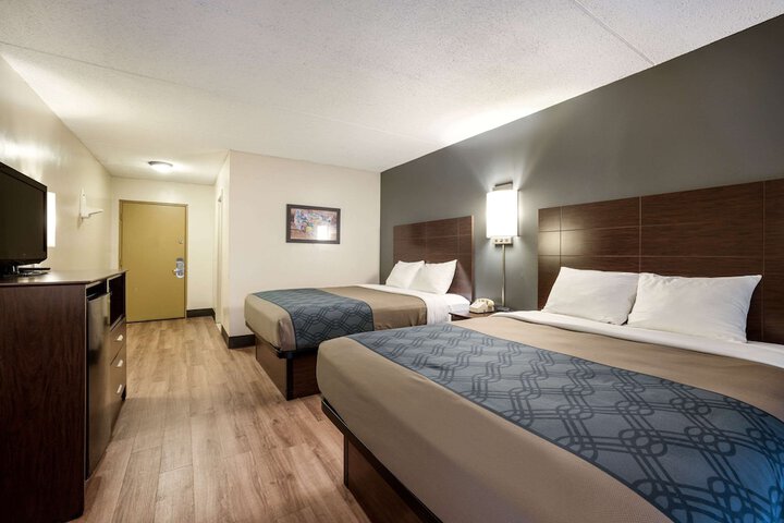 Room 22 of 48