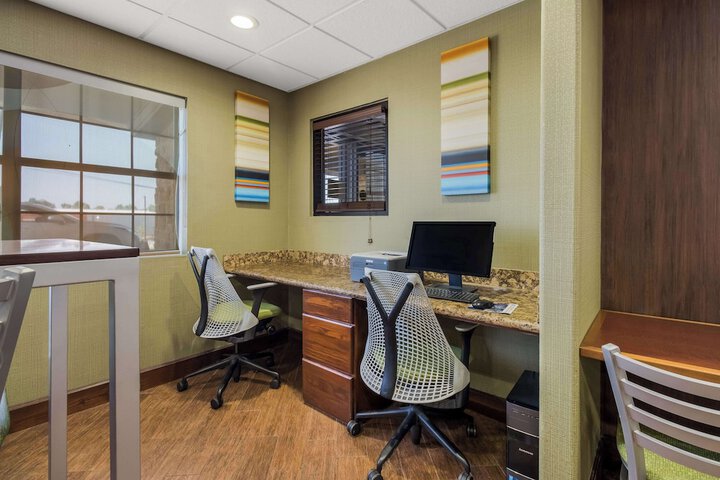 Business Center 30 of 30