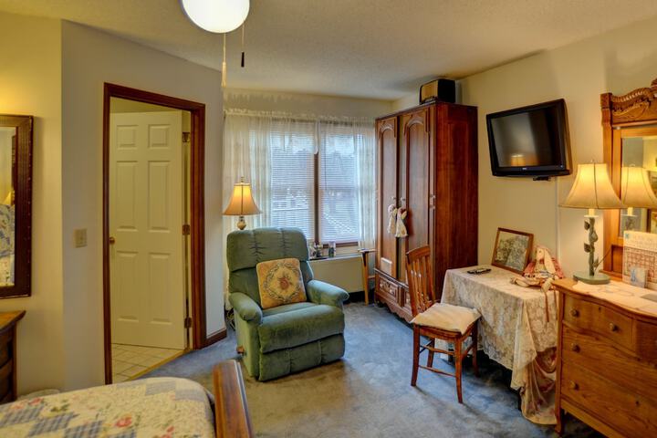Room 30 of 106