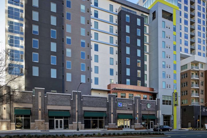 Hotel 5 of 69