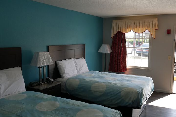 Room 20 of 37