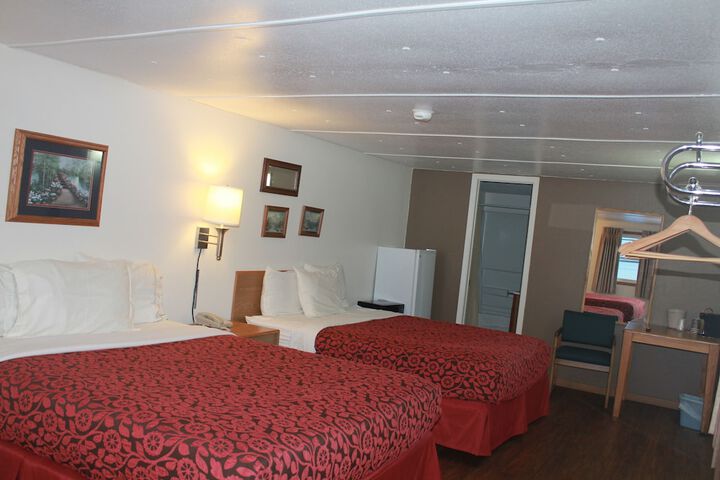 Room 33 of 66