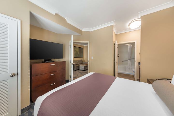 Best Western Plus Avita Suites