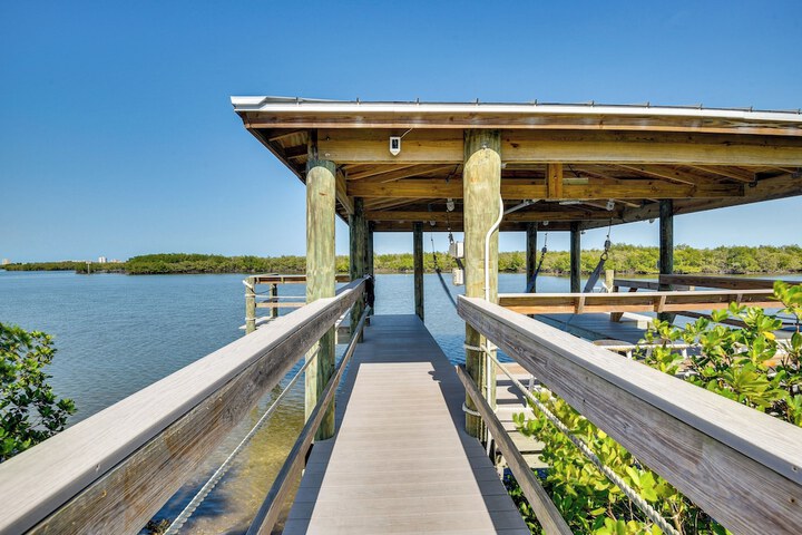 Riverfront Port Orange Home w / Dock & Slip!