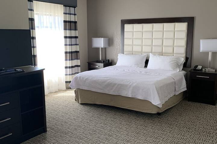 Room 32 of 43