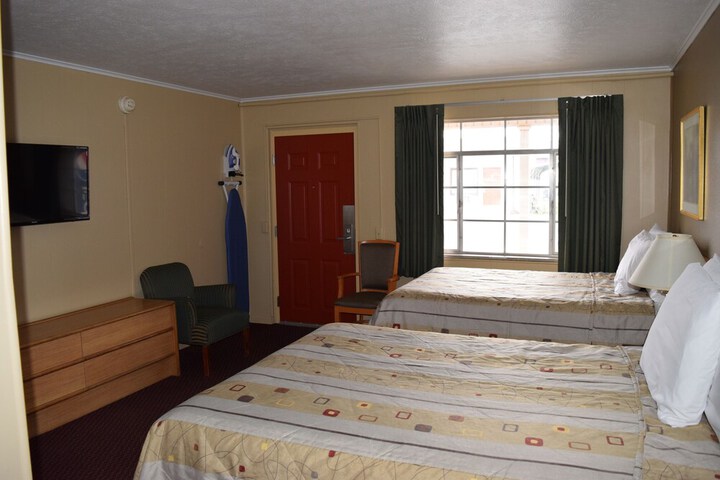 Room 12 of 19