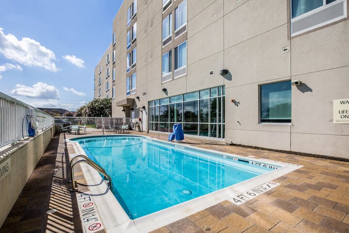 Pool 4 of 33