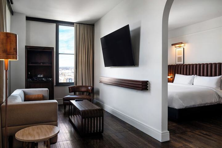 Surety Hotel Autograph Collection