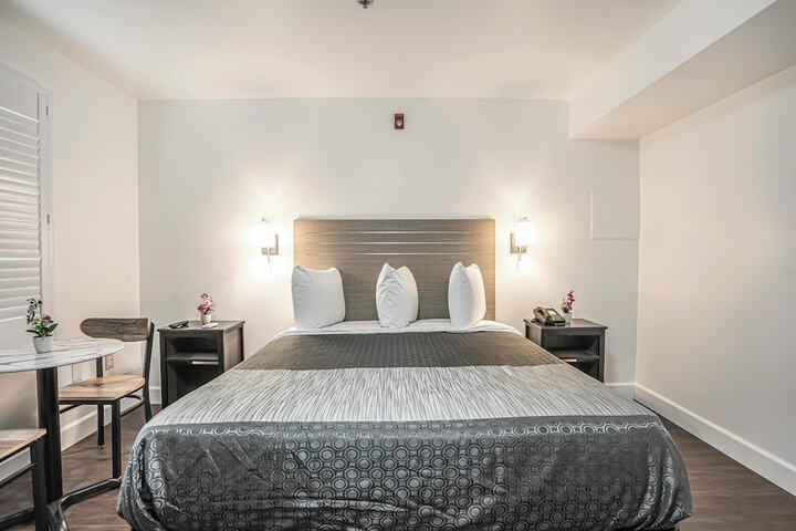 Room 14 of 42