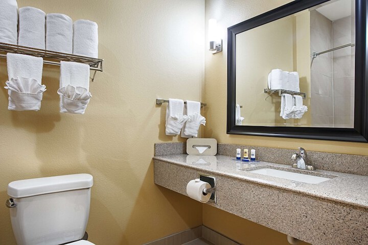 Room 6 of 21