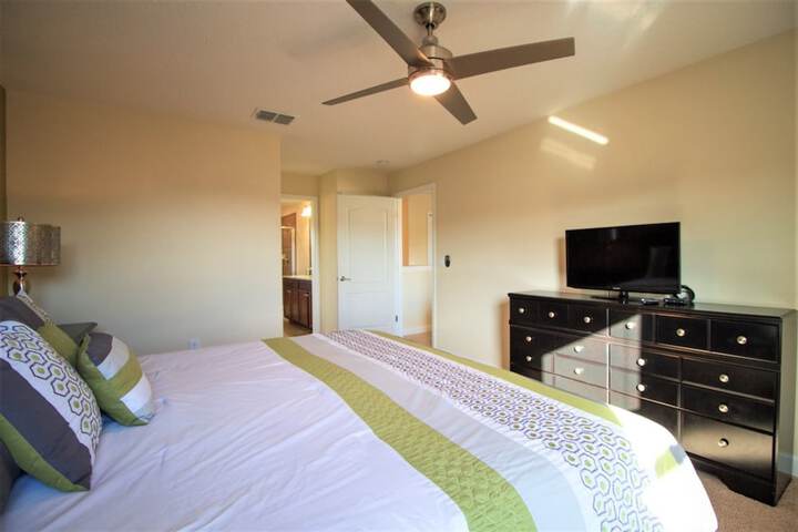 Room 33 of 59