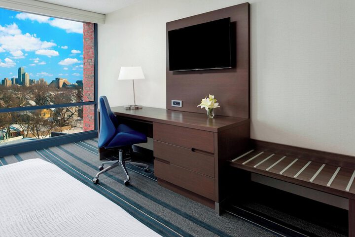 Courtyard by Marriott Boston-Cambridge