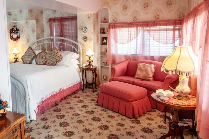 Room 43 of 216