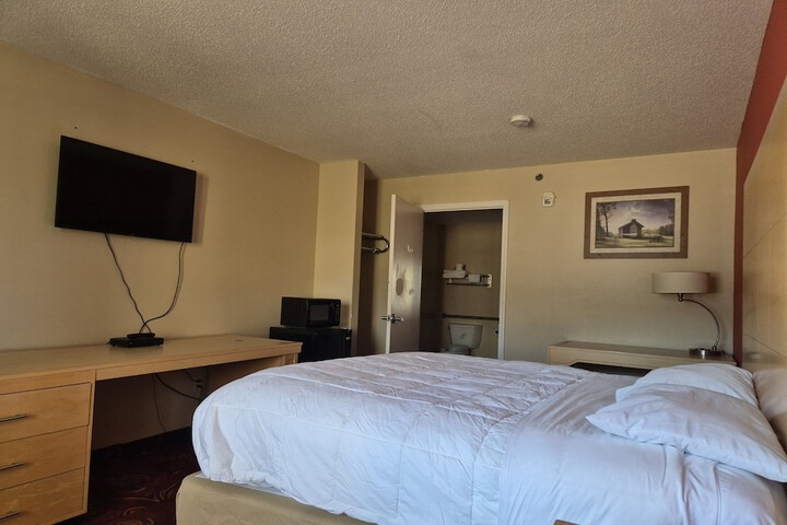 Room 31 of 40
