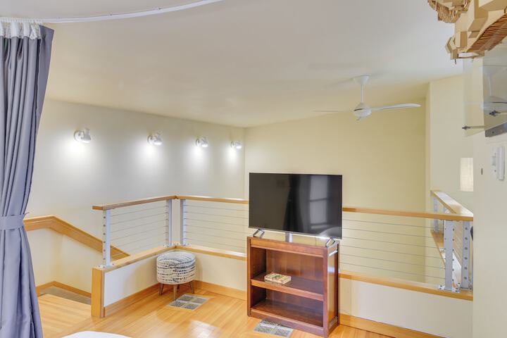 Custom Harborside Loft in the Heart of Ketchikan