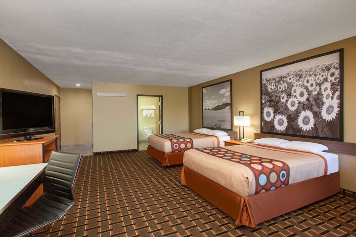 Room 13 of 20