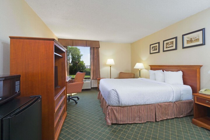 Room 16 of 44