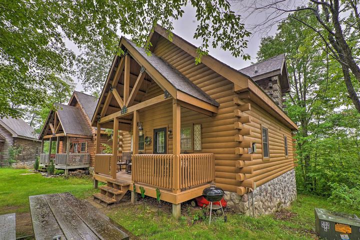 Cozy Retreat w / Porch & Double JJ Resort Access!