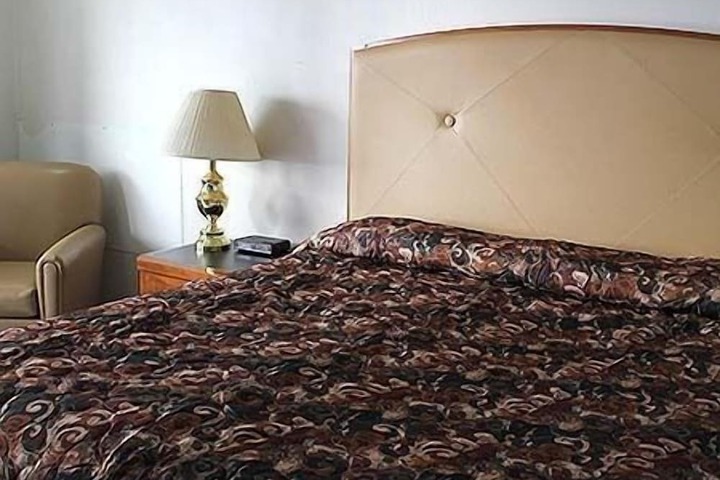 Room 14 of 35