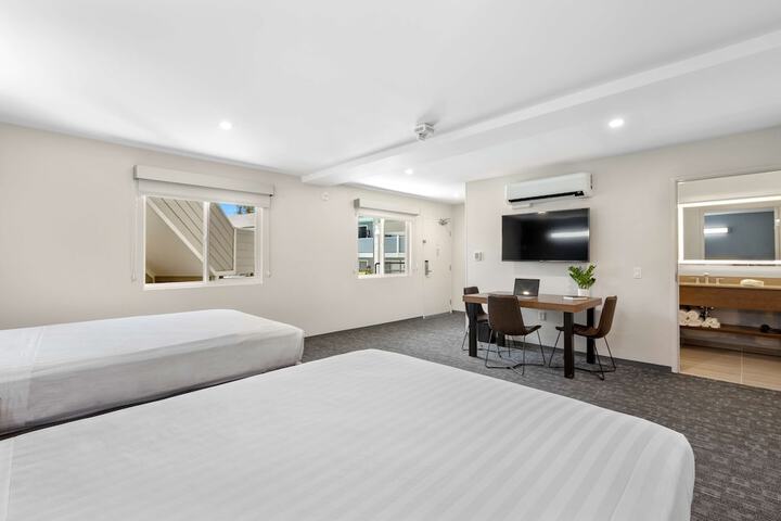 Room 16 of 26