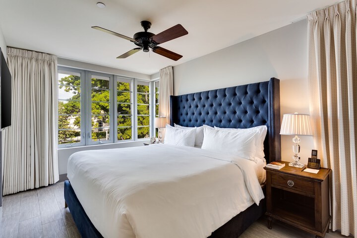 Room 14 of 24