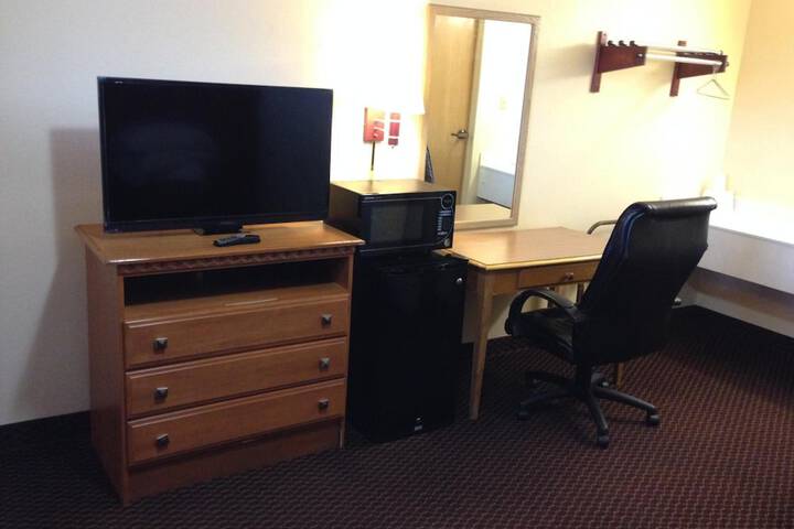 Room 10 of 18