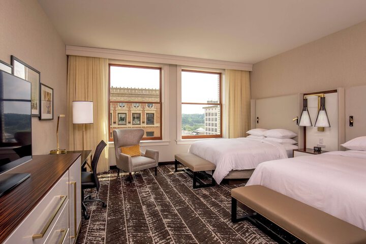 DoubleTree by Hilton Youngstown Downtown