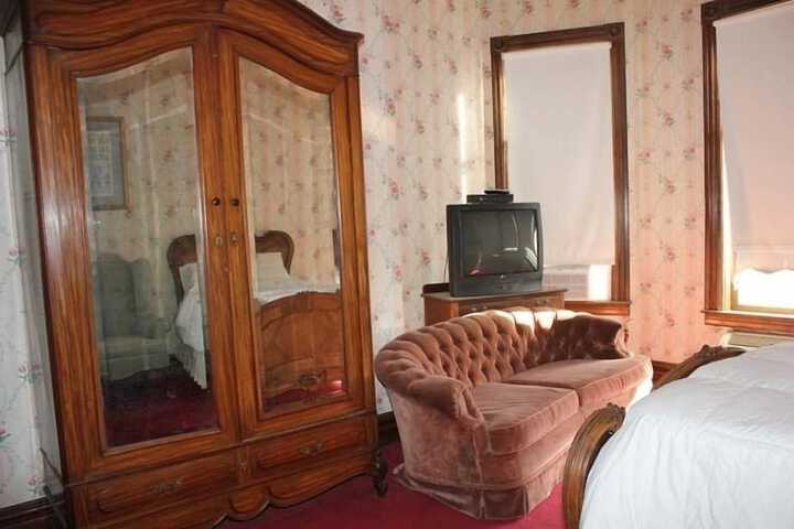 Room 14 of 27